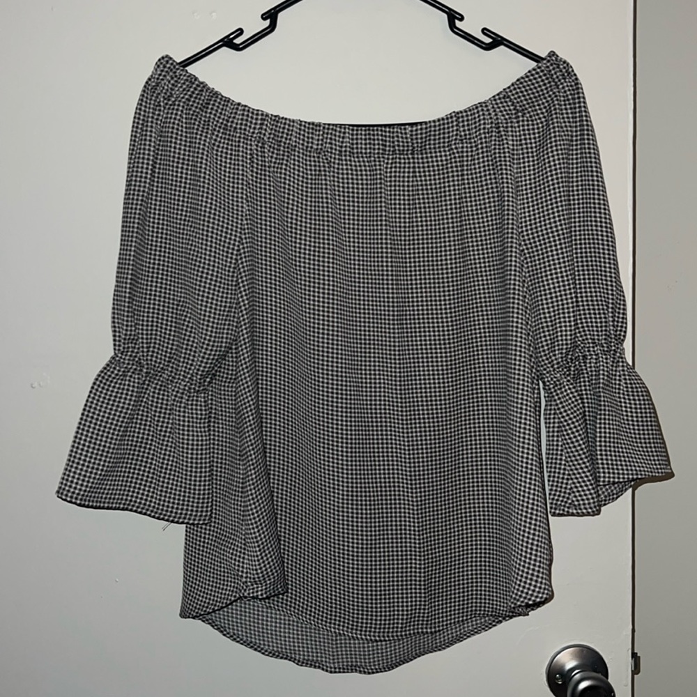 Over the shoulder black n white top